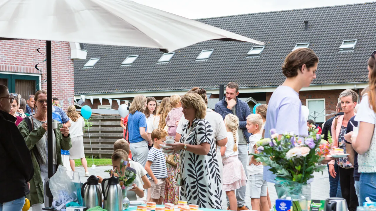 Bewoners, familie, betrokkenen en medewerkers bezochten de opening
